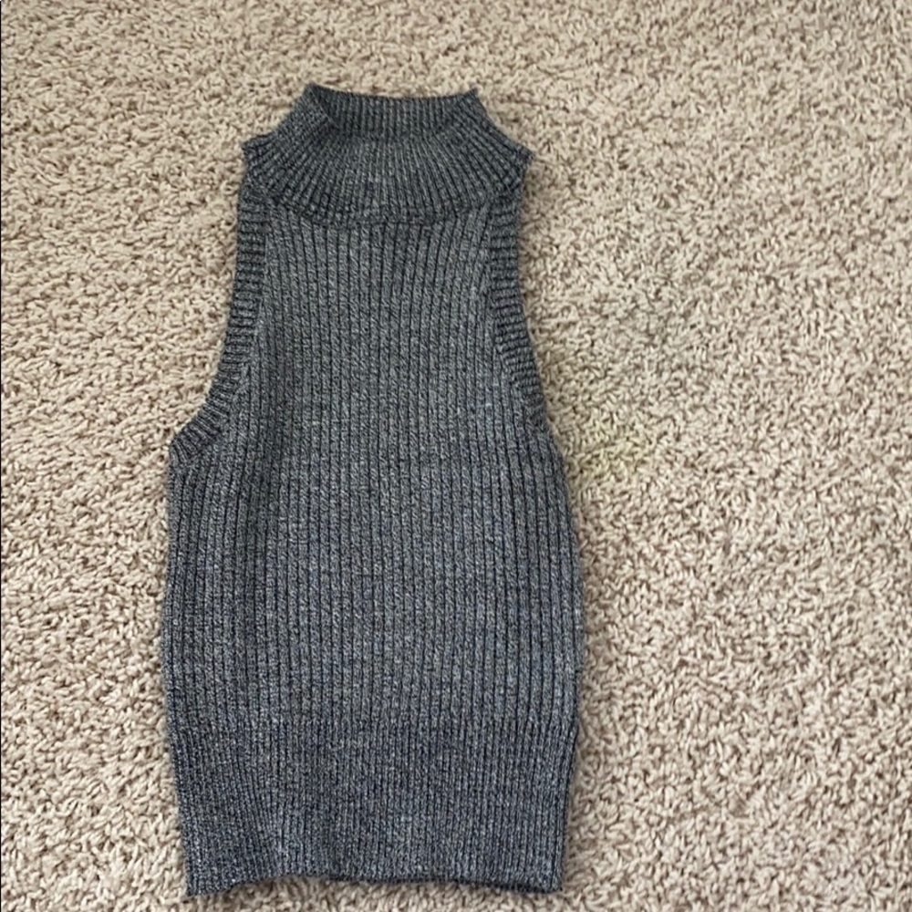 Halter grey sleeveless tank top
